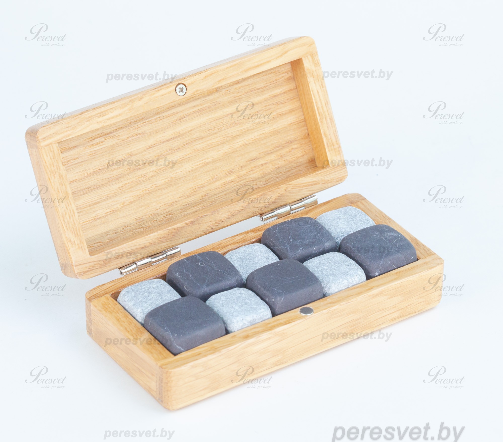 камни для виски, камни для виски купить, охлаждающие камни для виски, камни +для охлаждения виски, подарочные камни для виски, кубики для виски из камня, камни для виски оптом, мыльный камень купить, мыльный камень, шунгит, лечебный камень Подарочный набор камней для виски шунгит и карельский ледник в дубовой упаковке на peresvet.by