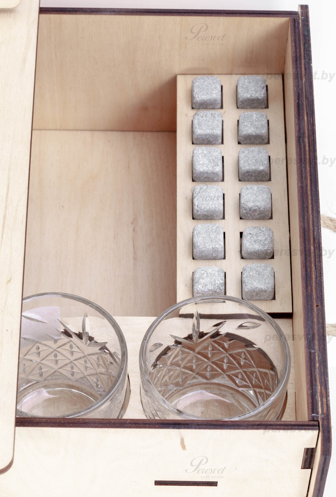 камни для виски, бар, мини бар, переносной бар, собственное производство, нанесение логотипа, карельский ледник, подарочная бочка, изделие из дерева, деревянная бочка, деревянный бар, баз из дерева, бар с собой, хранение бутылок Мини бар бочка Диоген Элит светлое дерево на peresvet.by