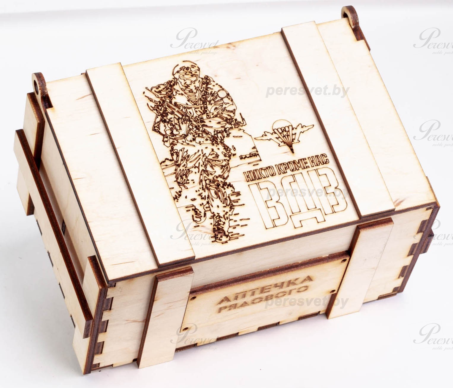 подарочные наборы, корпоративный подарок, набор стопок, аптечка рядового, собственное производство, набор рюмок, набор стопок, набор в подарок, 23 февраля Подарочный набор Аптечка рядового в деревянной упаковке на peresvet.by